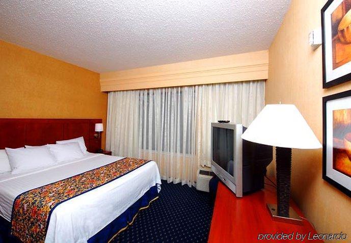 Courtyard By Marriott Knoxville Airport Alcoa Room photo