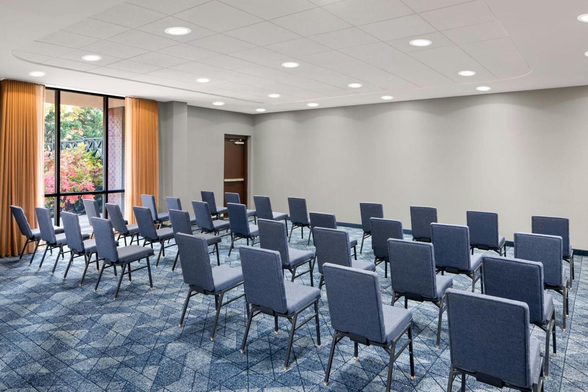 Courtyard By Marriott Knoxville Airport Alcoa Exterior photo
