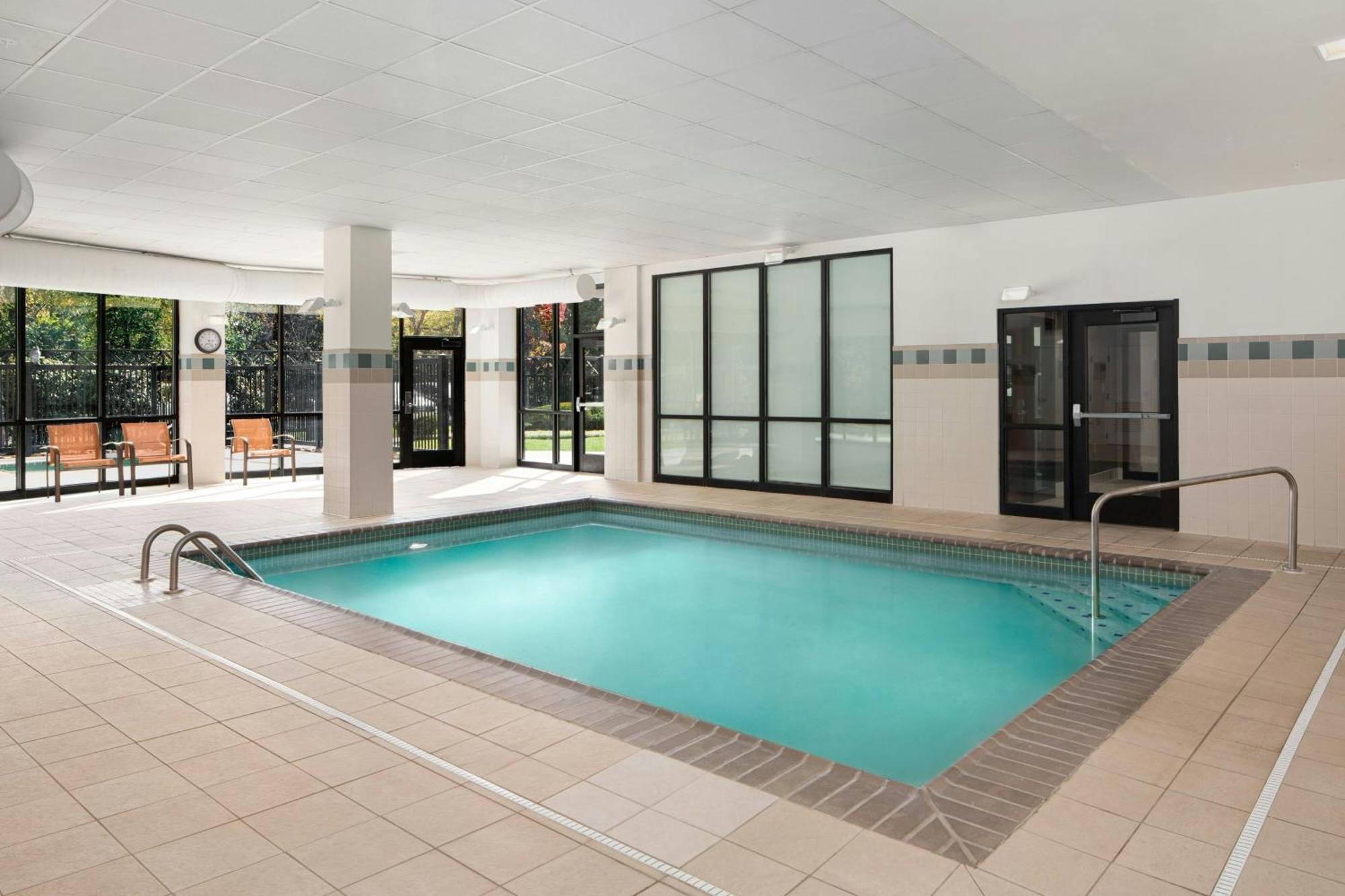 Courtyard By Marriott Knoxville Airport Alcoa Exterior photo