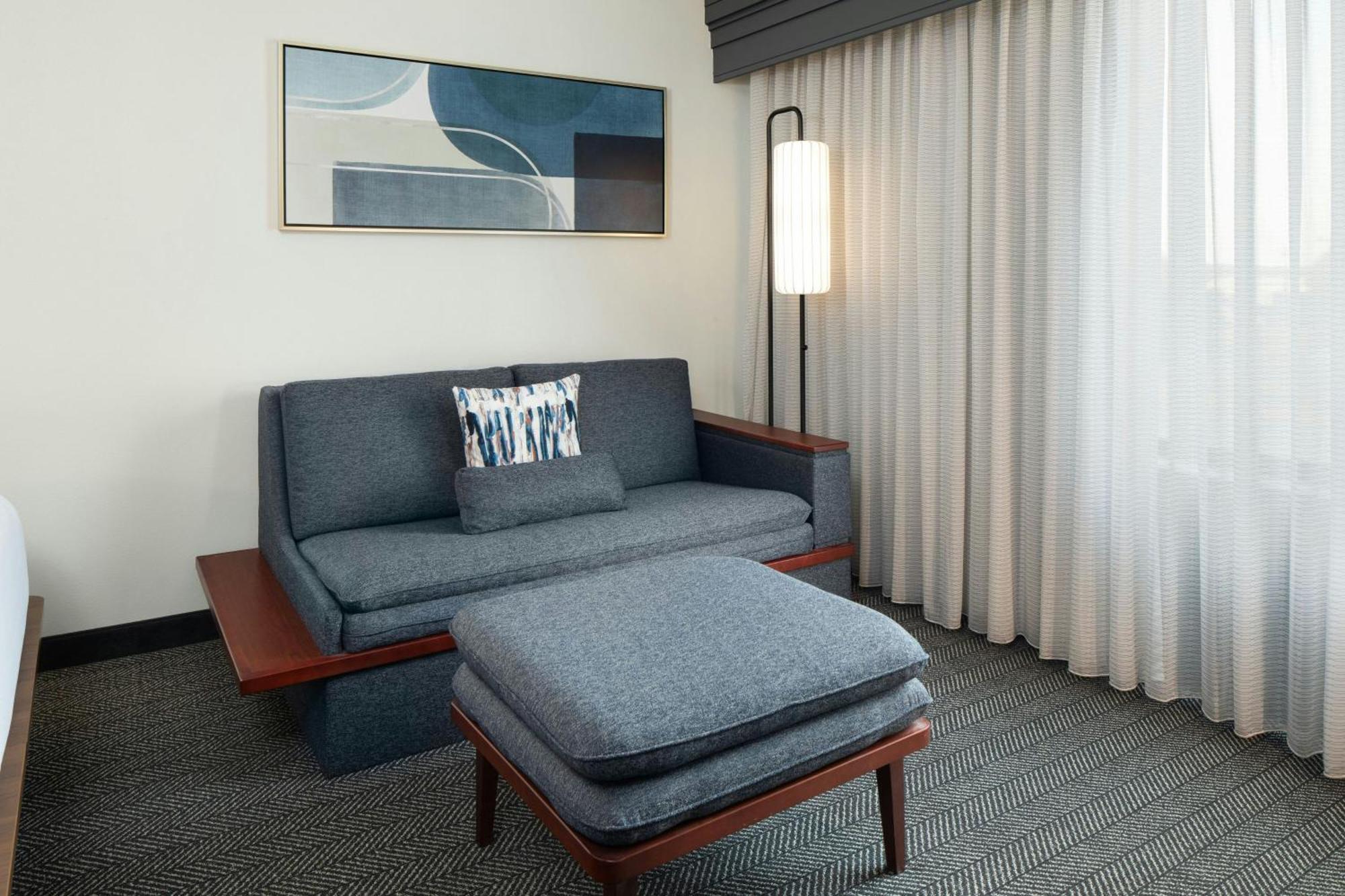 Courtyard By Marriott Knoxville Airport Alcoa Exterior photo