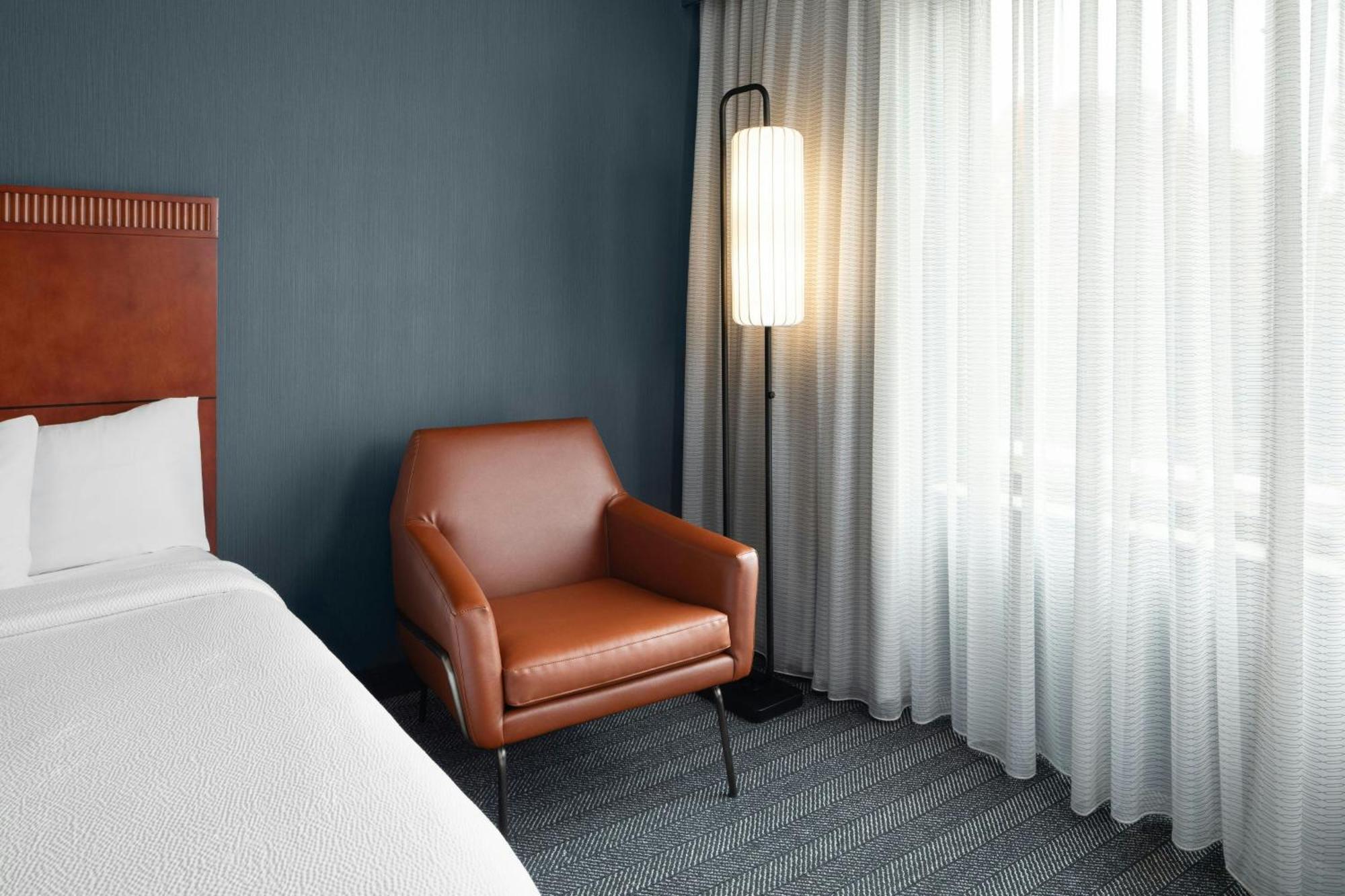 Courtyard By Marriott Knoxville Airport Alcoa Exterior photo
