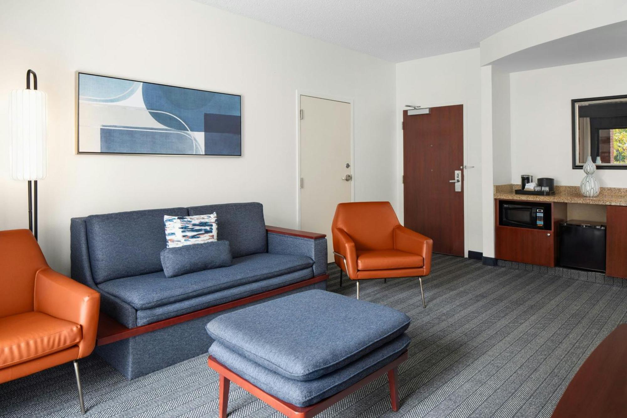 Courtyard By Marriott Knoxville Airport Alcoa Exterior photo