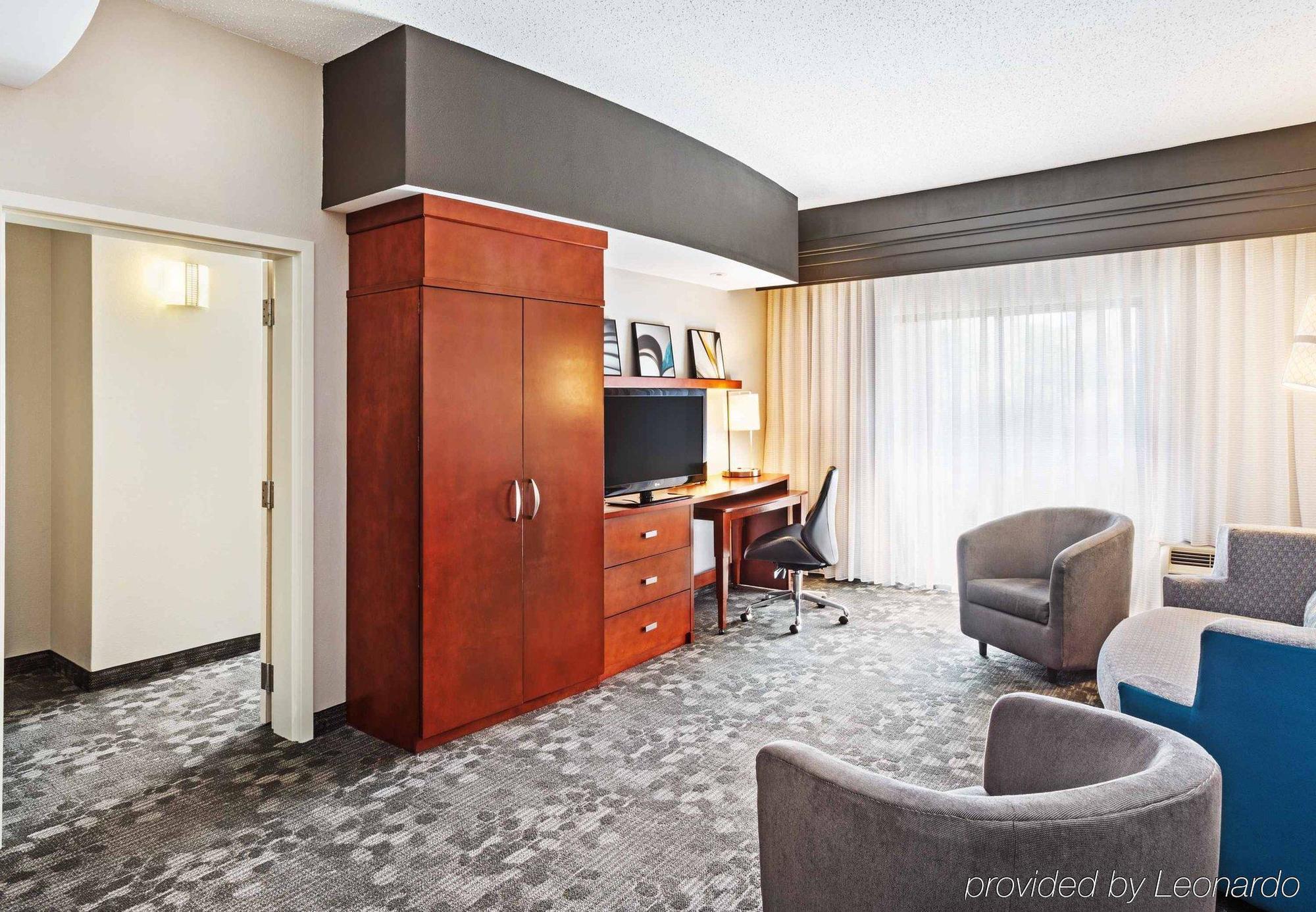 Courtyard By Marriott Knoxville Airport Alcoa Exterior photo