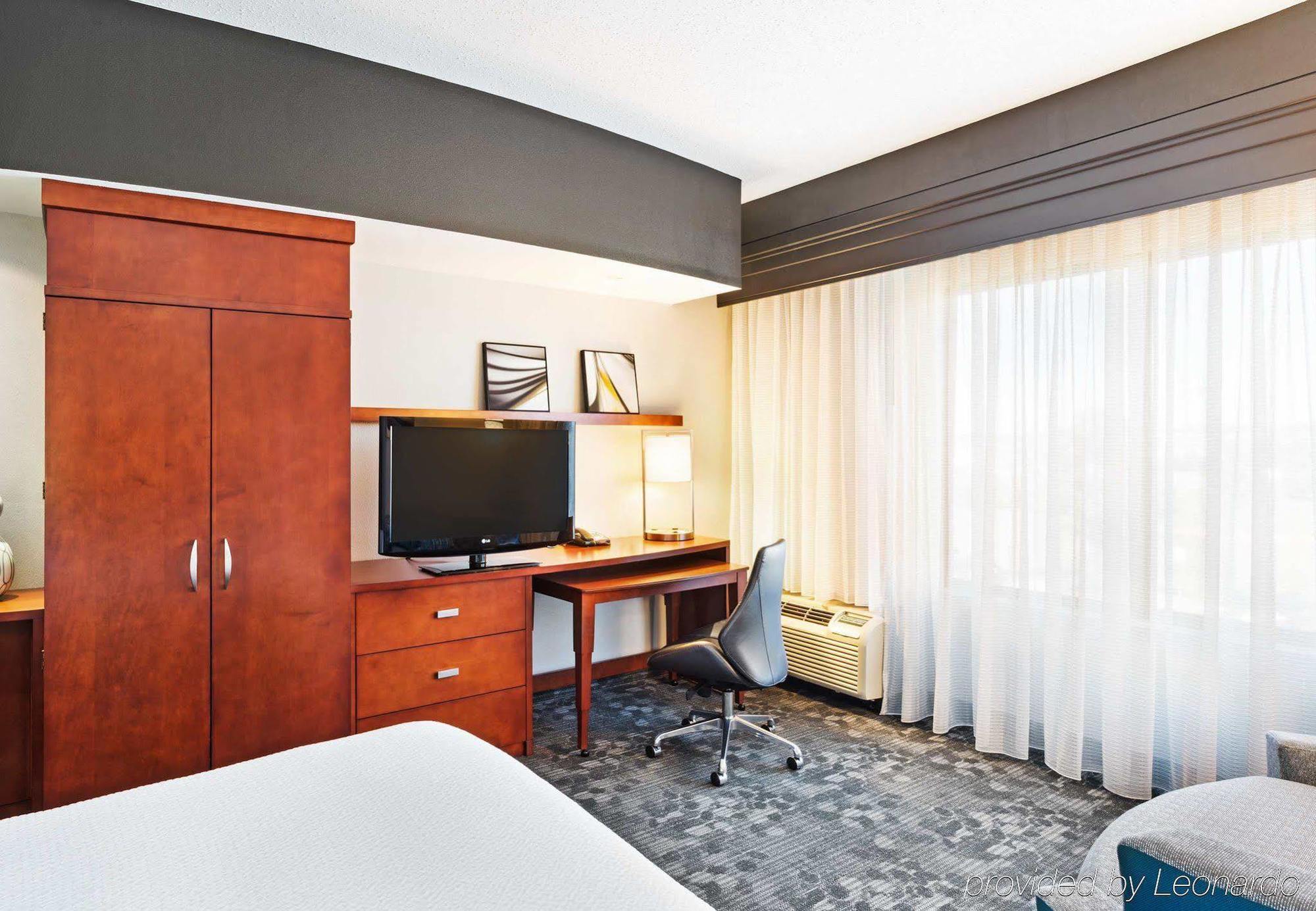 Courtyard By Marriott Knoxville Airport Alcoa Exterior photo